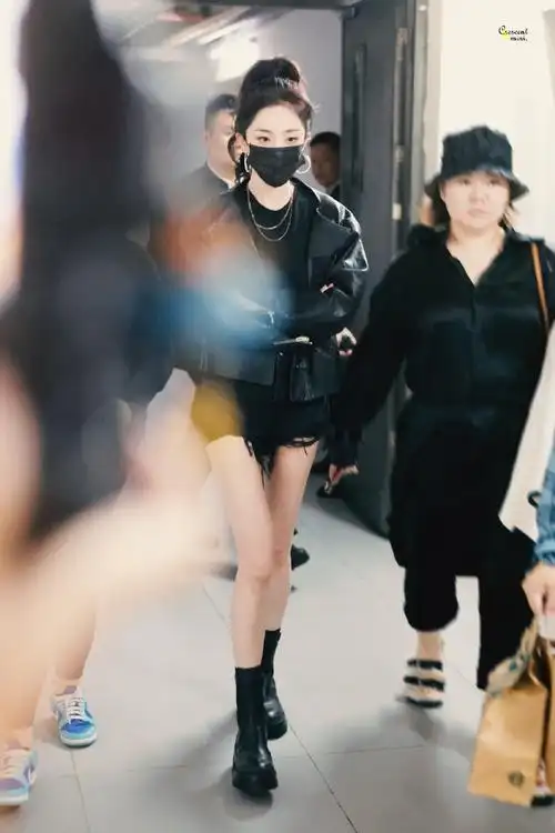 杨幂说是属于夏天的蜜桃味##杨幂靴子好大