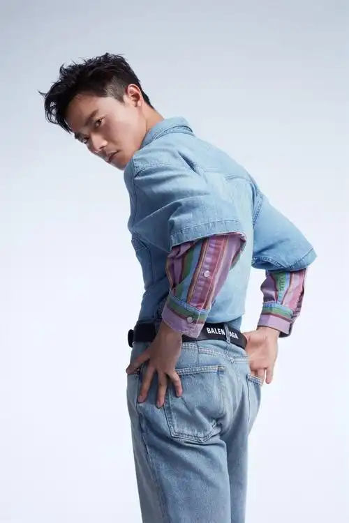 曹骏新写真时尚个性 气场全开诠释潮流张力