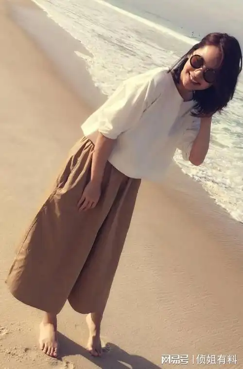 升级人妻的37岁杨丞琳赤脚长腿大合集看起来活像美少女一枚