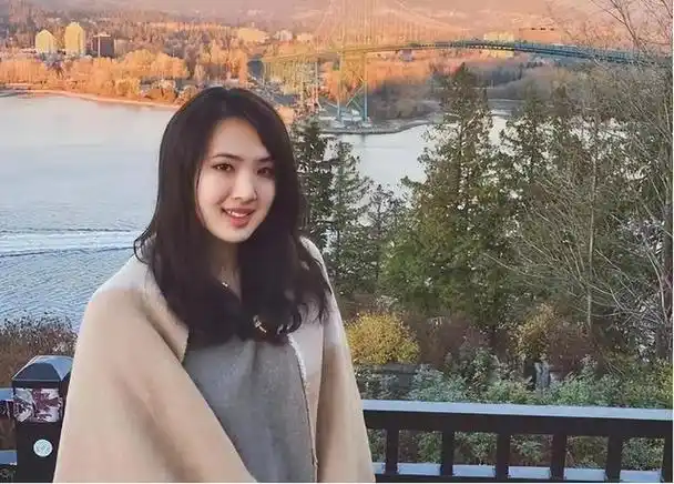 华为二公主姚安娜:住豪宅乘坐私人飞机,身价百亿却只想做明星?