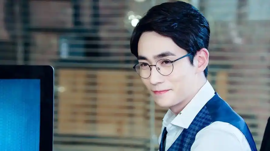 有没有全面屏的朱一龙的壁纸推荐