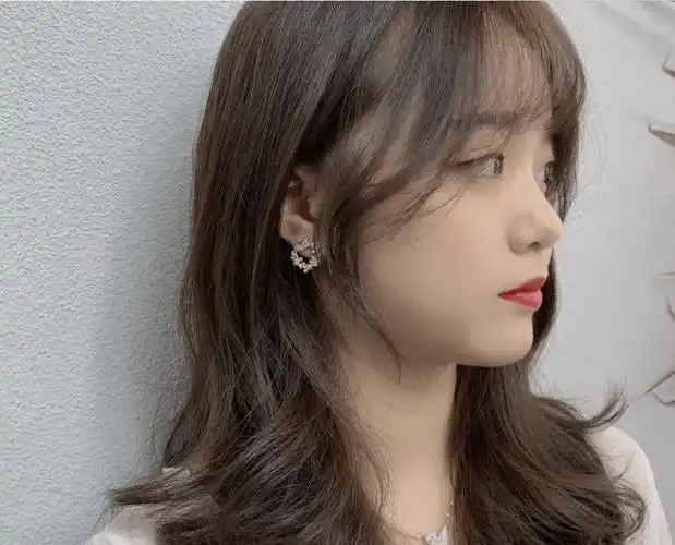 40岁女性染什么颜色最适合呢?染头发之前,应该知道什么?