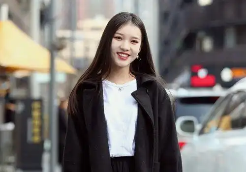 30岁职场女士百搭气质中分直发推荐减龄干练好打理马起来不后悔