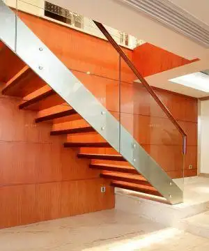 最新别墅玻璃楼梯扶手设计效果图片