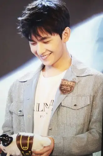 杨洋 预览 今天的羊 这笑容犯规了≥▽