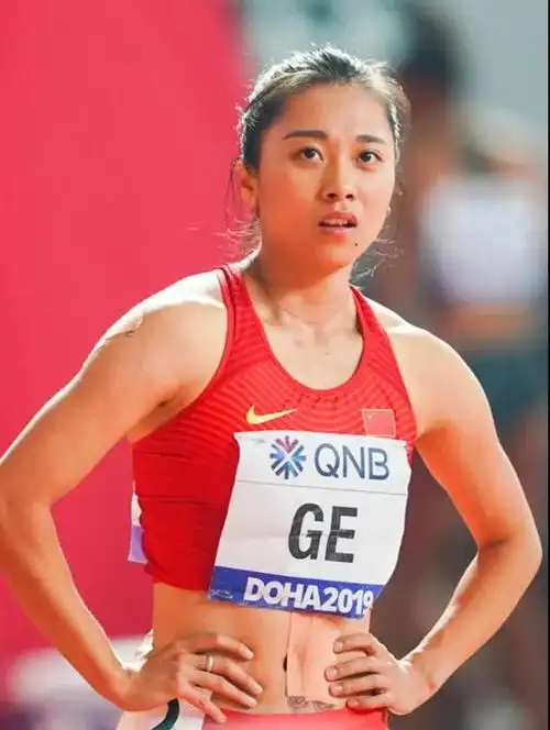 22秒19奥运田径双冠王200米创赛季世界第二比葛曼棋快05秒