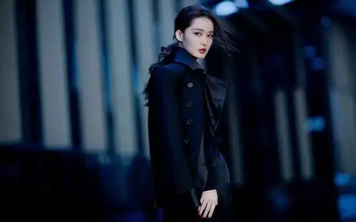 霸气美女李沁酷美暗黑系写真