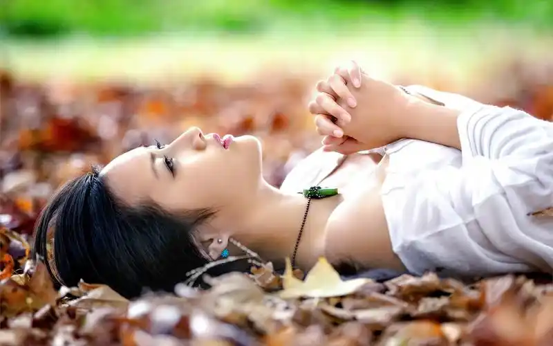 亚洲清新养眼美女电脑桌面壁纸精选