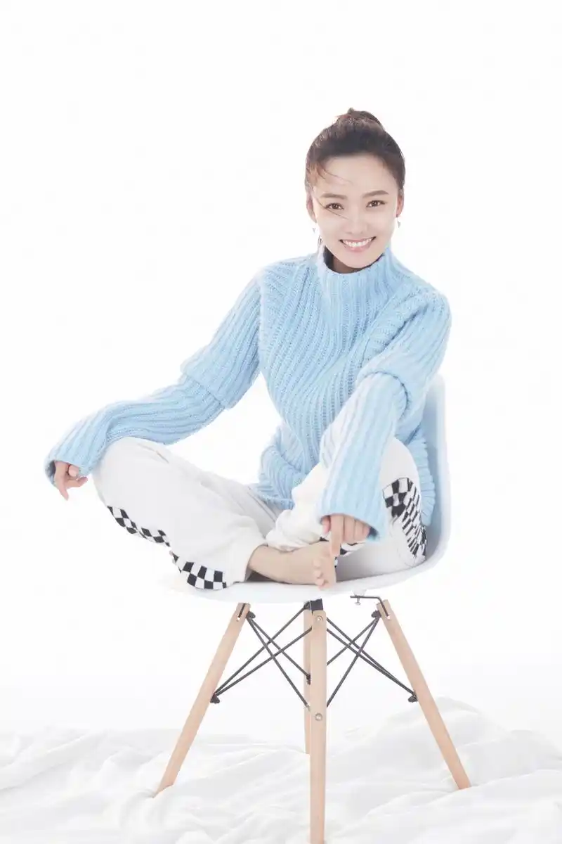 林源生日写真曝光清新自然展现蜜糖微笑