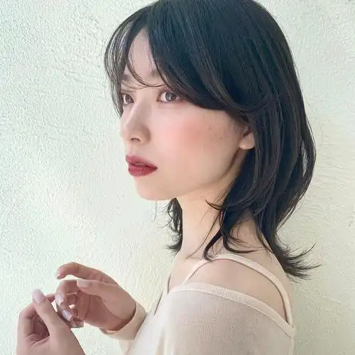 韩国发型师最推及肩长度,中长发卷发/直发这样选浏海超显瘦
