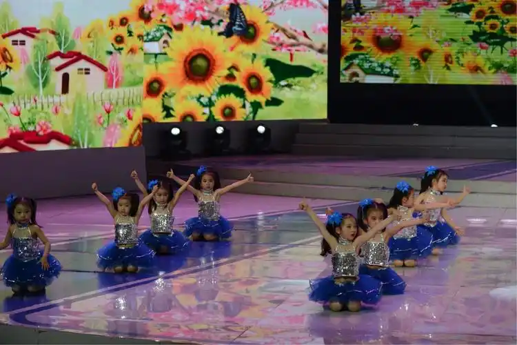 快乐童年 精彩瞬间 —— 2018河南电视台"向阳花开"六一晚会精彩回放