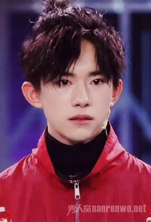 这就是街舞易烊千玺哭了 但表现扔值得众人为其打call