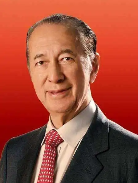 何鸿燊小传捐赠圆明园猪首马首铜像的澳门赌王享尽齐人之福