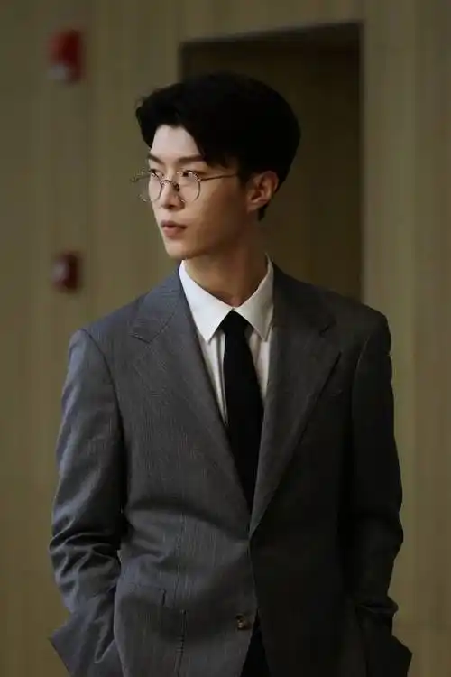 9位00后男星,陈飞宇,范丞丞没帅赢吴磊&王鹤棣_图片_来源_微博