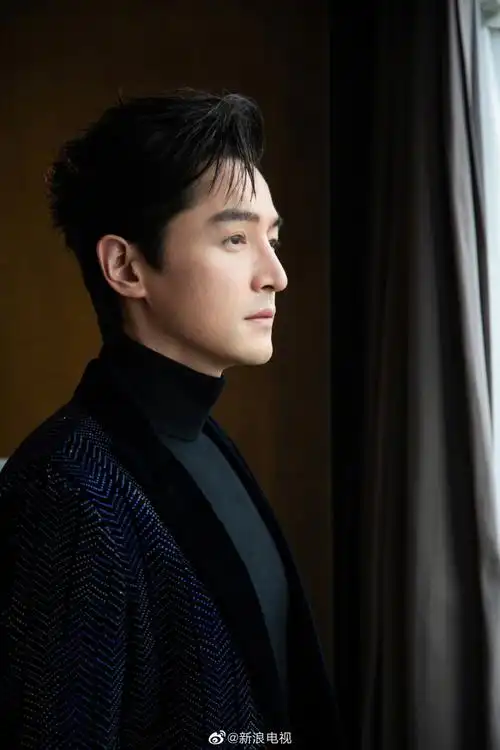 胡歌亮片蓝西装##胡歌侧颜