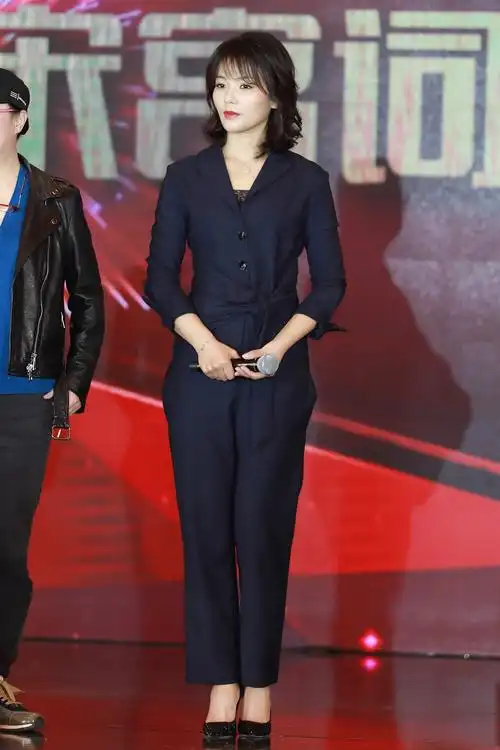 《欢乐颂》"五美"刘涛,蒋欣再聚 周冬雨秀美腿笑成眯眯眼