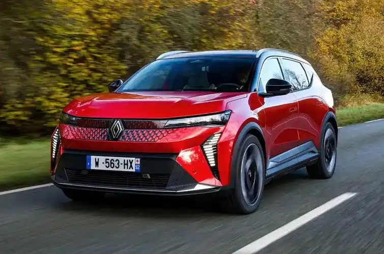 新一届欧洲年度车型,雷诺scenic实车图发布_腾讯新闻