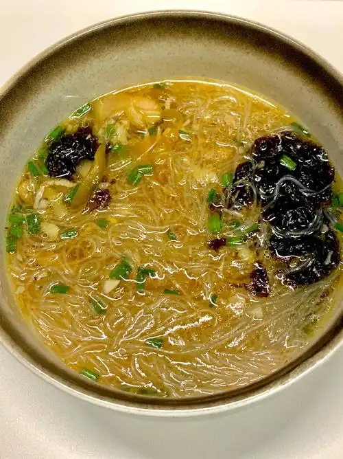 宿舍小锅61你不试试这个榨菜粉丝我会伤心的