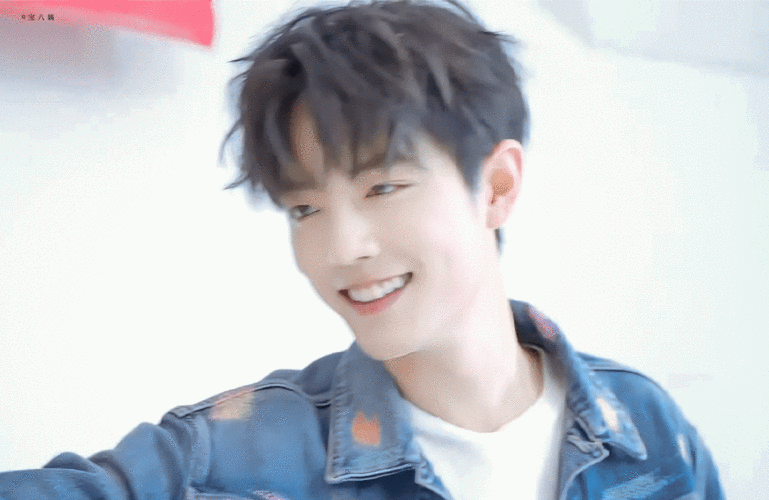 有种心动叫肖战的笑容杀,分分钟融化掉你的心,太治愈了