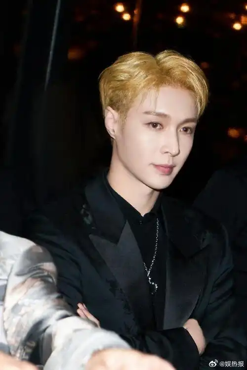 网友热议:你觉得张艺兴算是有才华又谦逊,并且值得他人认可的演员吗?