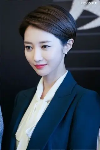 短发女明星里面谁最漂亮的?桂纶镁算不算?