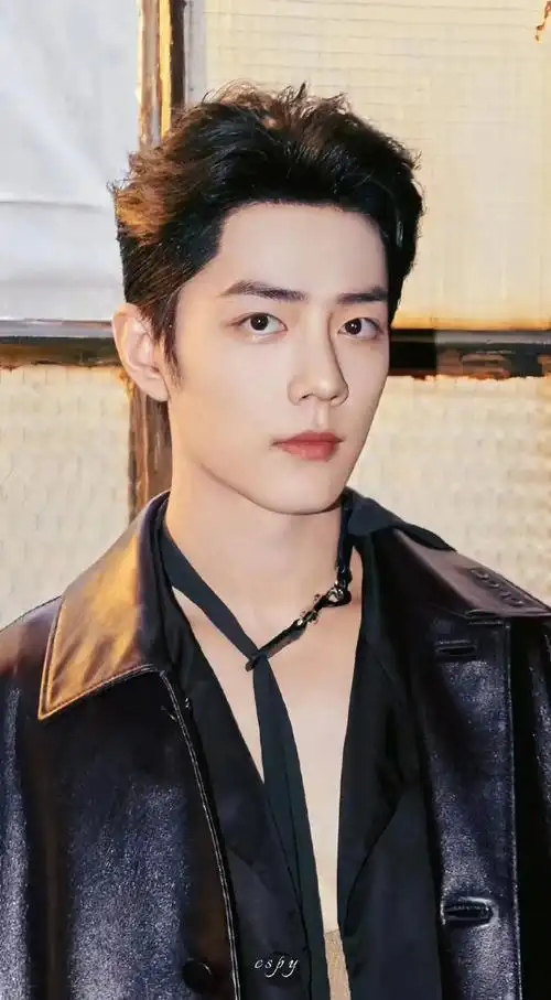 从一位时尚编辑 vlog 那看到品牌方有多宠,肖战有多火.