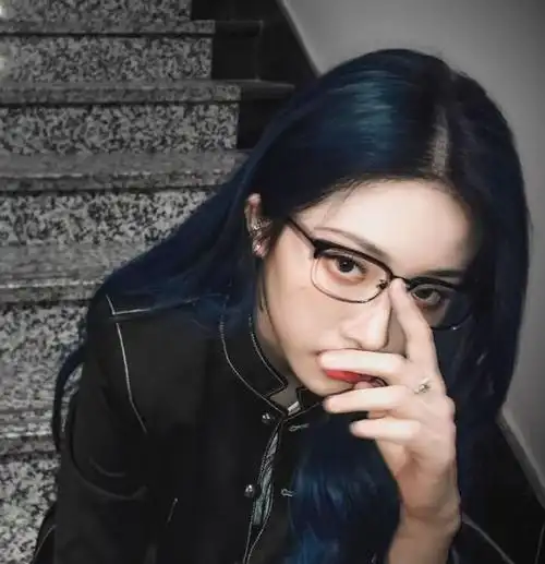 最近,有网友爆料出了the9喻言在素人时期爆粗口的语