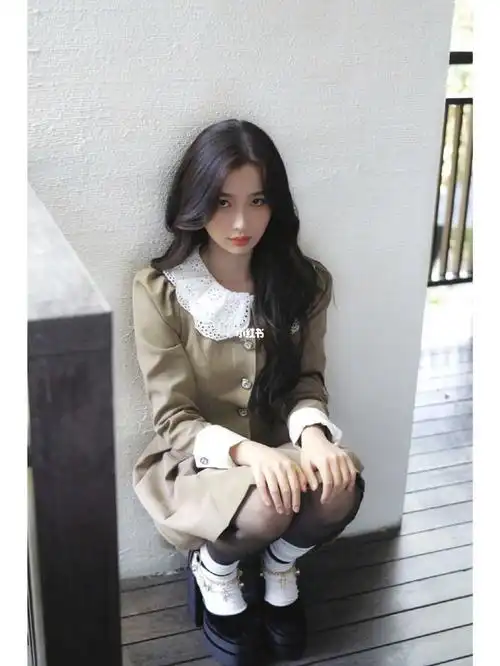 从《一年级·毕业季》就开始喜欢她,在一年级虞书欣表现出了旁听生的"