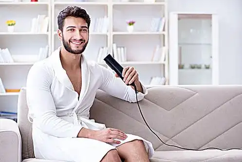 男青年,弄干,头发,在家,吹风机