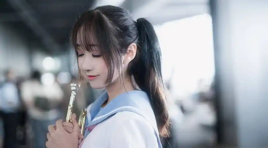 初中女生请这样"梳马尾",搭上校服超美,"口罩"也挡不住美貌_刘海_头发