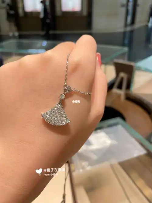 宝格丽满钻扇子项链