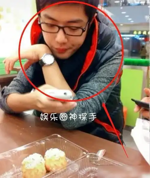 肖战大学时期为何胖嘟嘟?看看这些照片你就懂了!