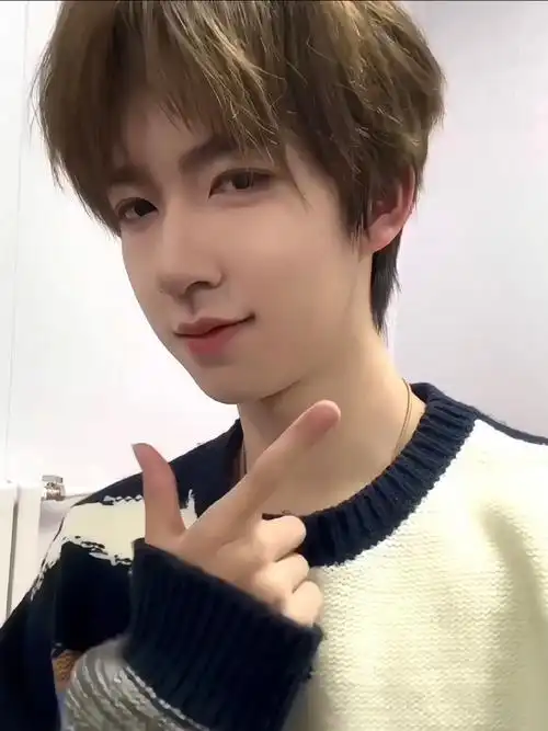 时代少年团空降超话##和贺峻霖点亮微博之夜