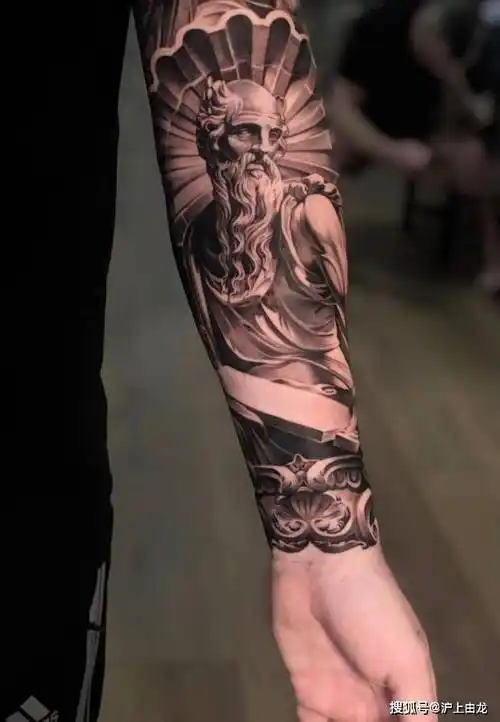 上海由龙纹身分享写实风格的花臂纹身图案欣赏_题材