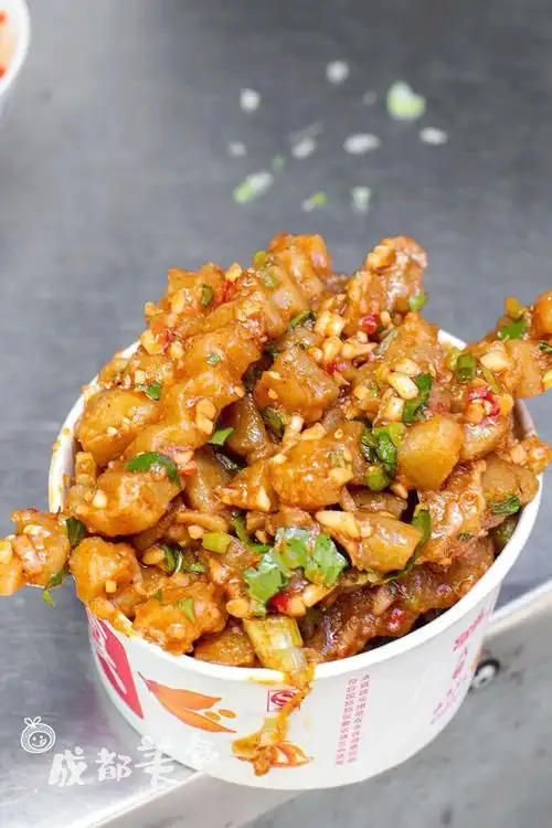 被成都人各种花样都吃焦的炸土豆,真的有毒!