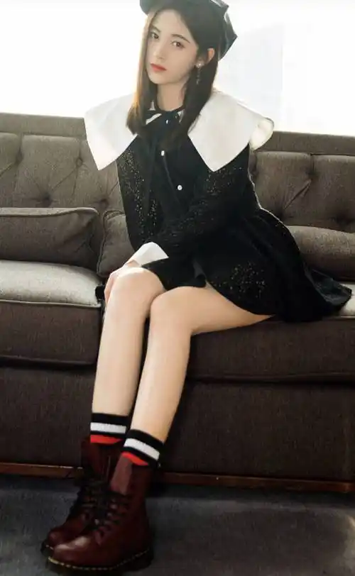 有种"秀腿"叫鞠婧祎穿短裙,当她腿伸直那一刻,简直就是人间芭比_身材