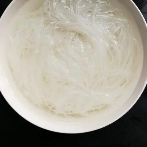 蒜蓉粉丝,没有放任何海鲜,但是依然有海鲜的味道,对于痛风的人来说