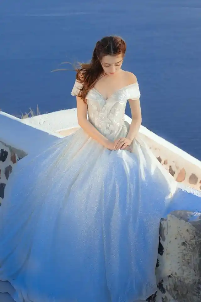 只有甜美?21岁欧阳娜娜,29岁迪丽热巴教你20岁什么风格更高级!