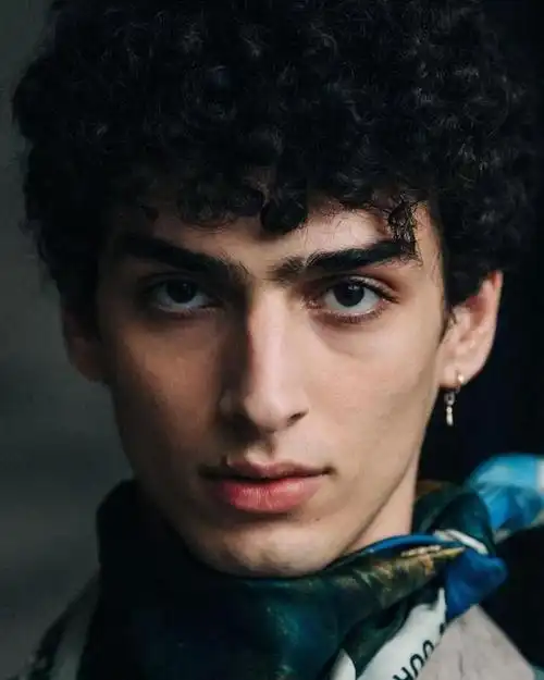 网易号>正文申请入驻> qaher harhash 表示,自己因为巴勒斯坦人的身份