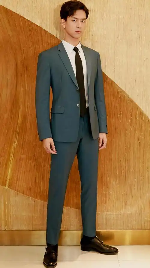 李现清爽帅气西装写真