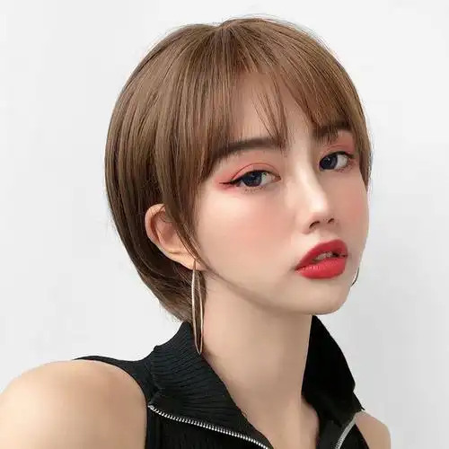 包含网红穿搭夏天气质发型中短发的词条