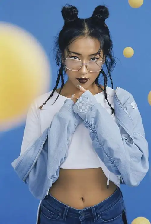 吉克隽逸泳装大片曝光 造型清凉性感美背抢眼!