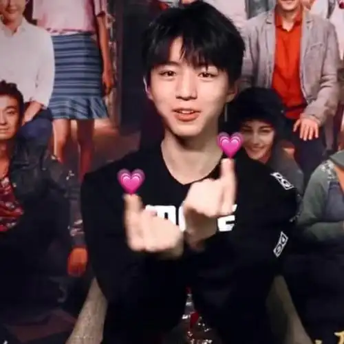 210815王俊凯的各式各样比心合集小机灵鬼有无数种比心方式