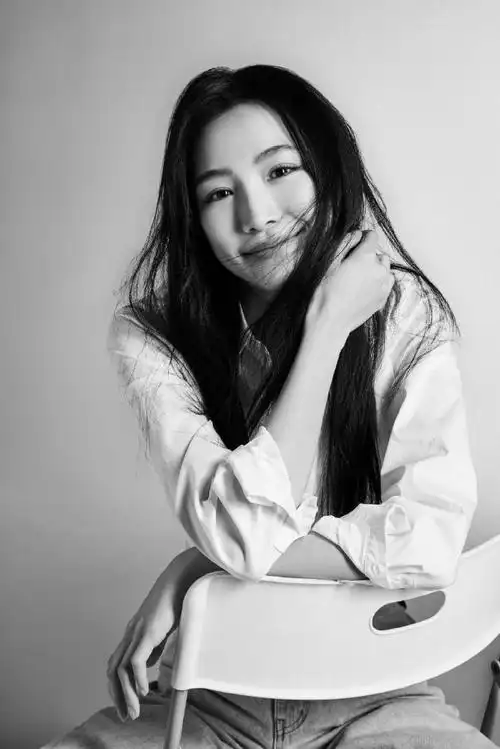 张楠黑白情绪感大片