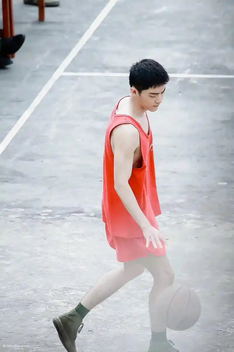 肖战,#顾一野 顾一野知道自己胳膊下面有颗痣嘛,苏超十级选 - 抖音