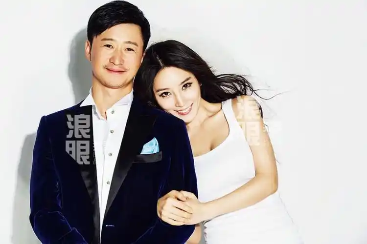 吴京谢楠幸福羞涩