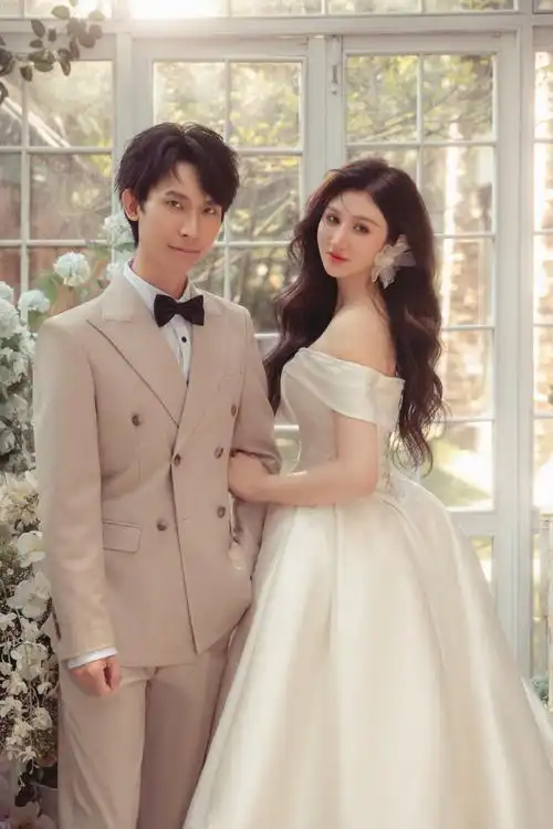 梦泪兮兮婚纱照