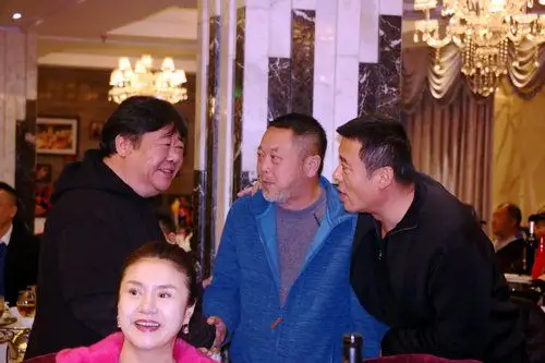 著名影视剧演员刘金山,佟凡等人在现场交流著名影视剧演员高发,金粮