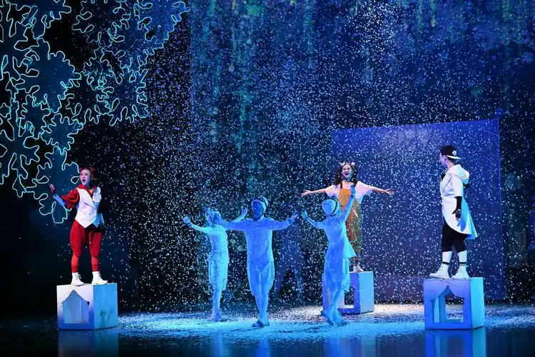 儿童音乐剧冰墩墩雪容融之冰雪梦在京上演