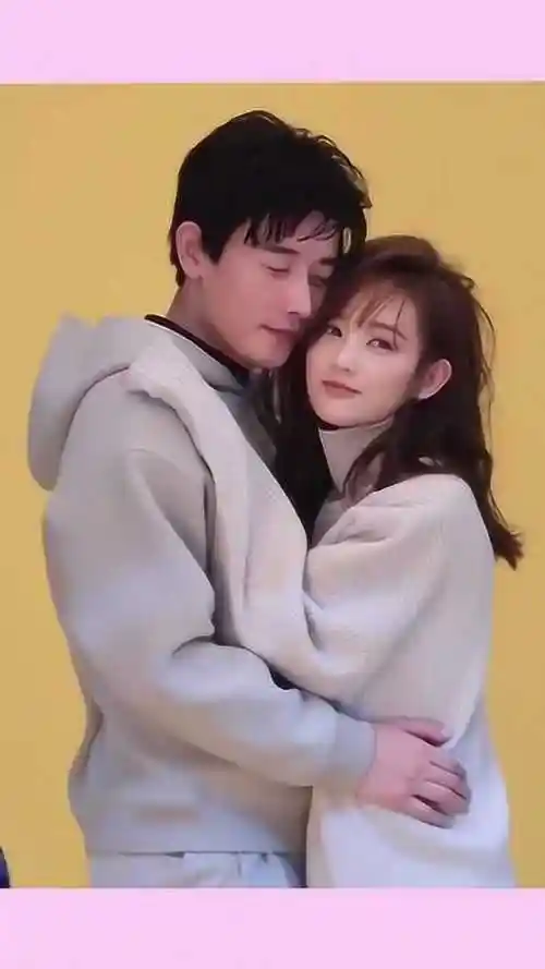 罗晋李一桐拍杂志动作好温柔眼神好暧昧唐嫣还有5秒到达战场